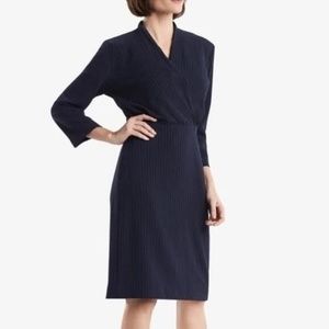 MM. Lafleur Niko Pinstripe V-neck Dress Navy White Sz 8 Sheath chic & elegant